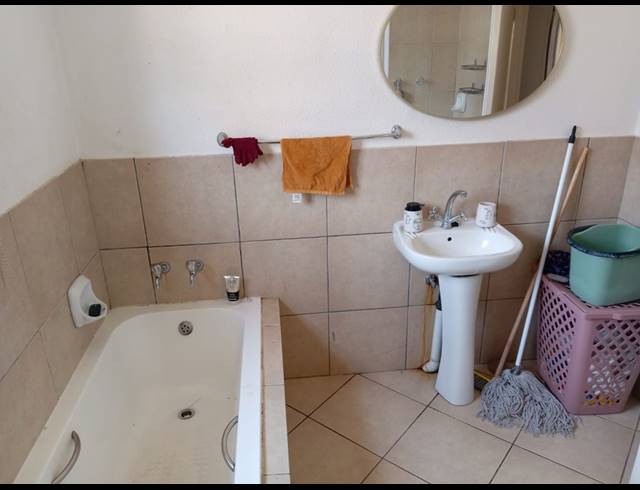 2 BEDROOM TOWNHOUSE FOR SALE IN ALBERTSDAL